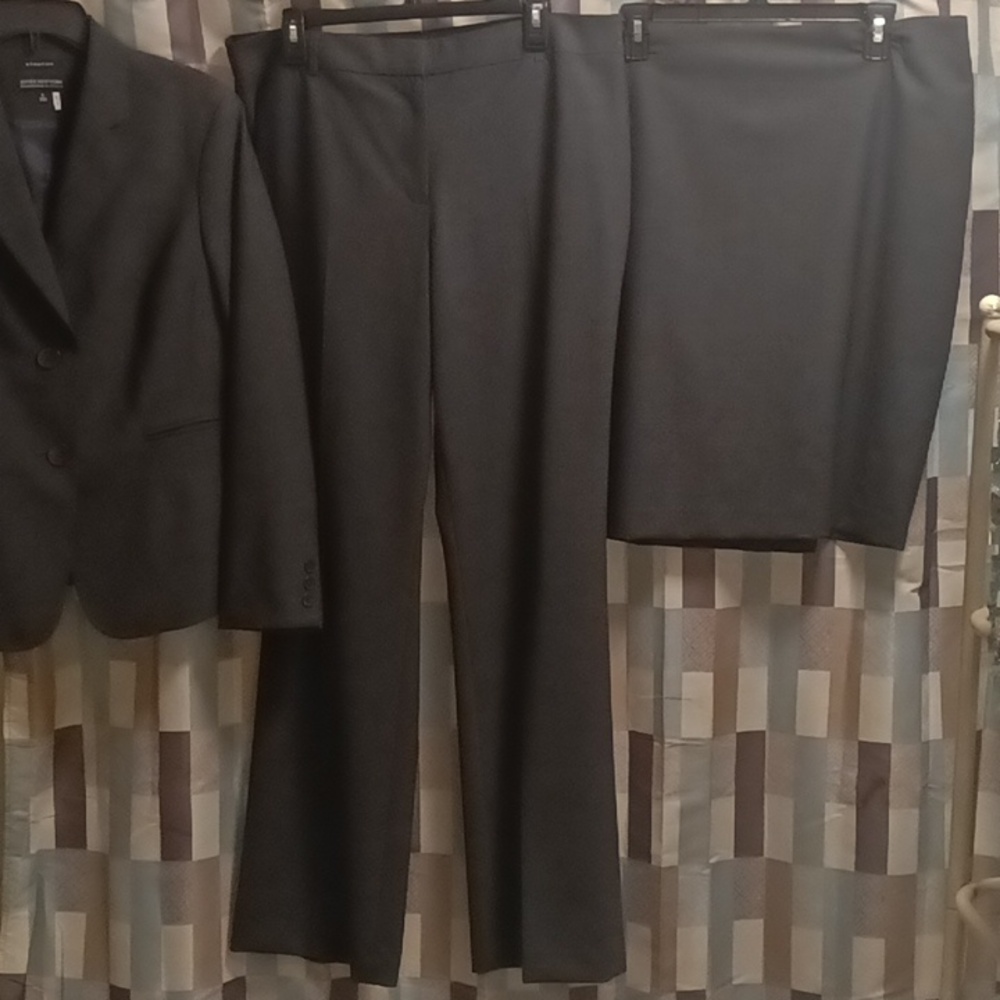 3 Pc Jones New York Women's Gray Stretch Pants, Skirt, And Blazer. - Picture 4 of 16